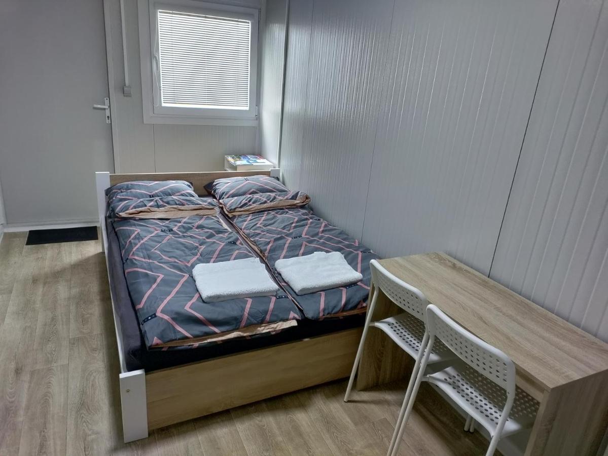 Domino Apartment Hluboka nad Vltavou Luaran gambar